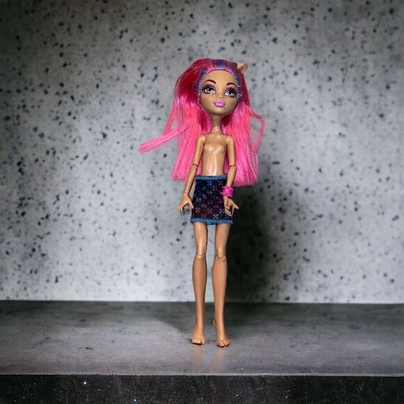 Monster High Creepateria Howleen Wolf - Picture 1 of 11